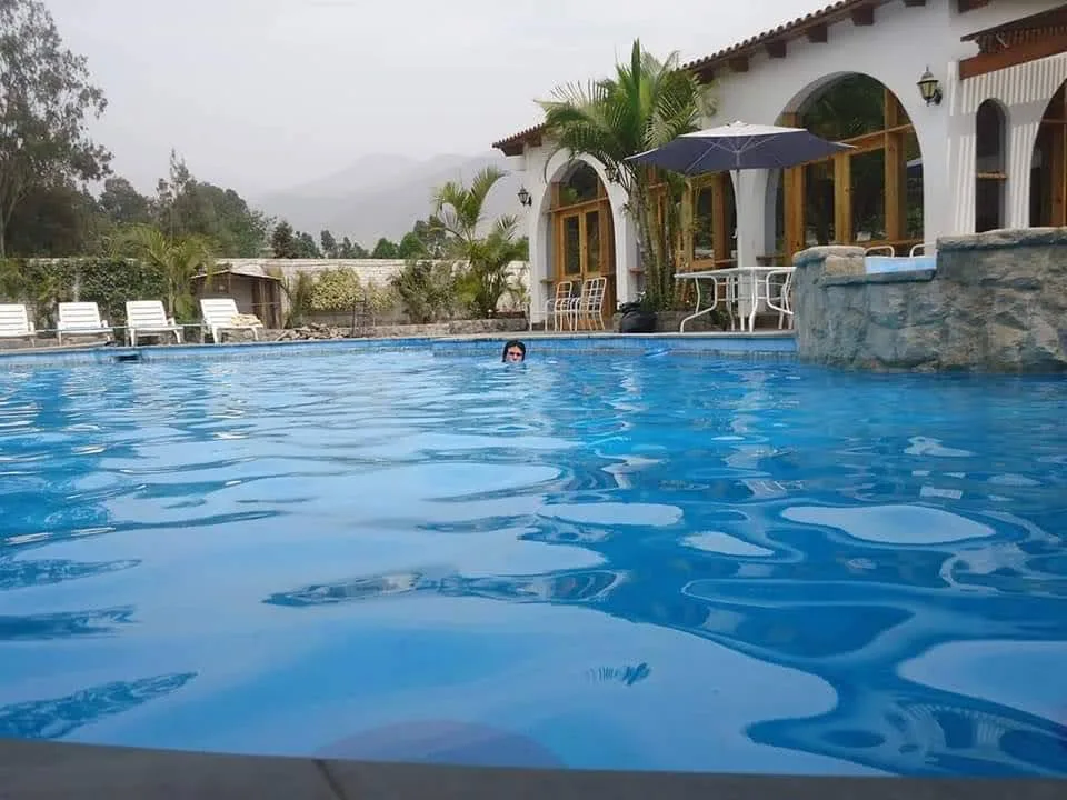 Casa con piscina y jardín para alquiler de eventos en Cieneguilla