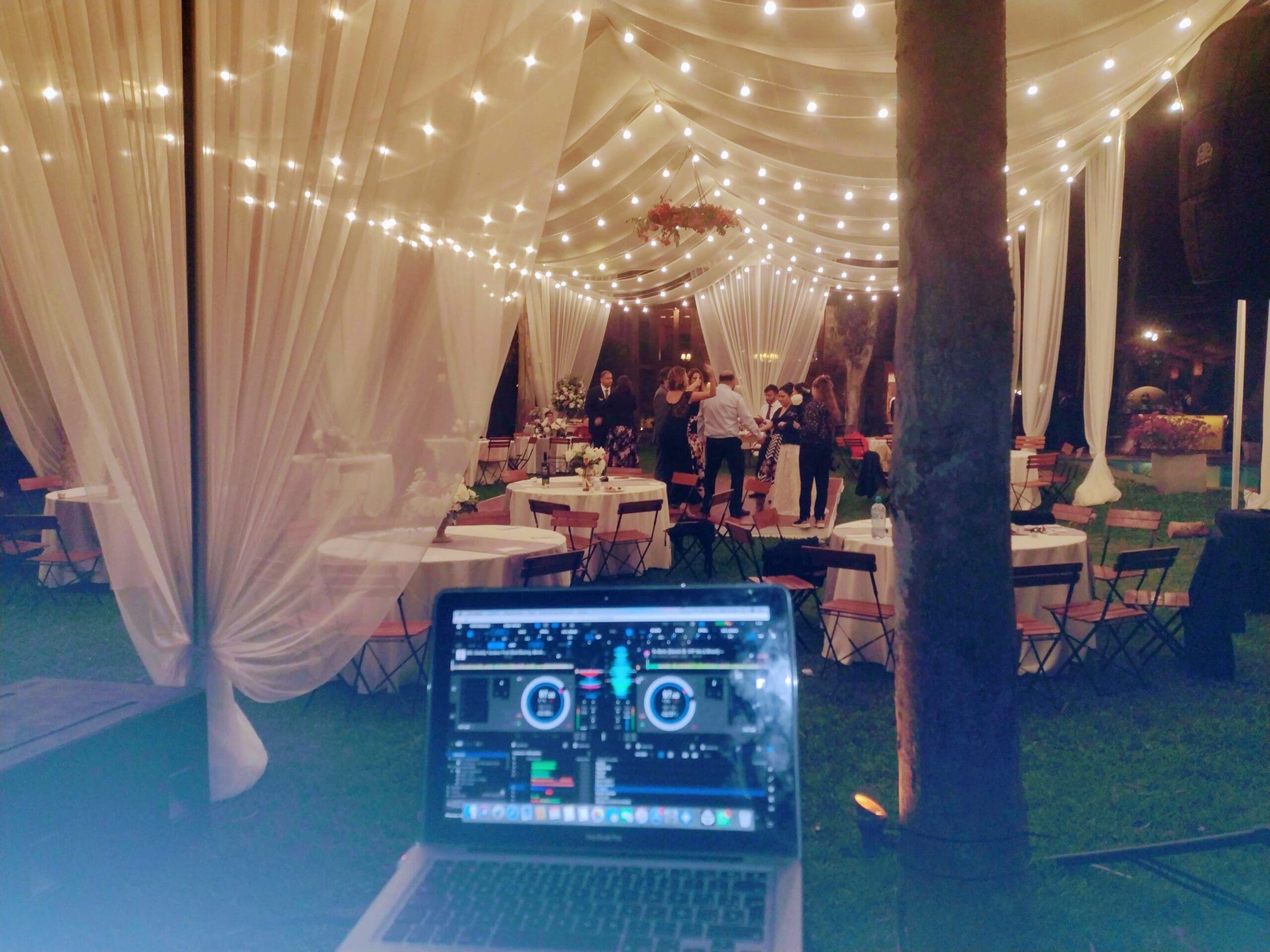 Evento formal al aire libre con DJ en Cieneguilla